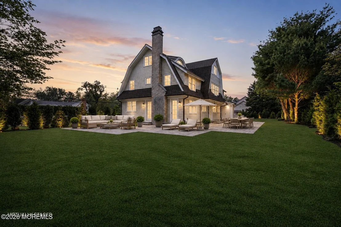 Photo of 907 Riverview Drive