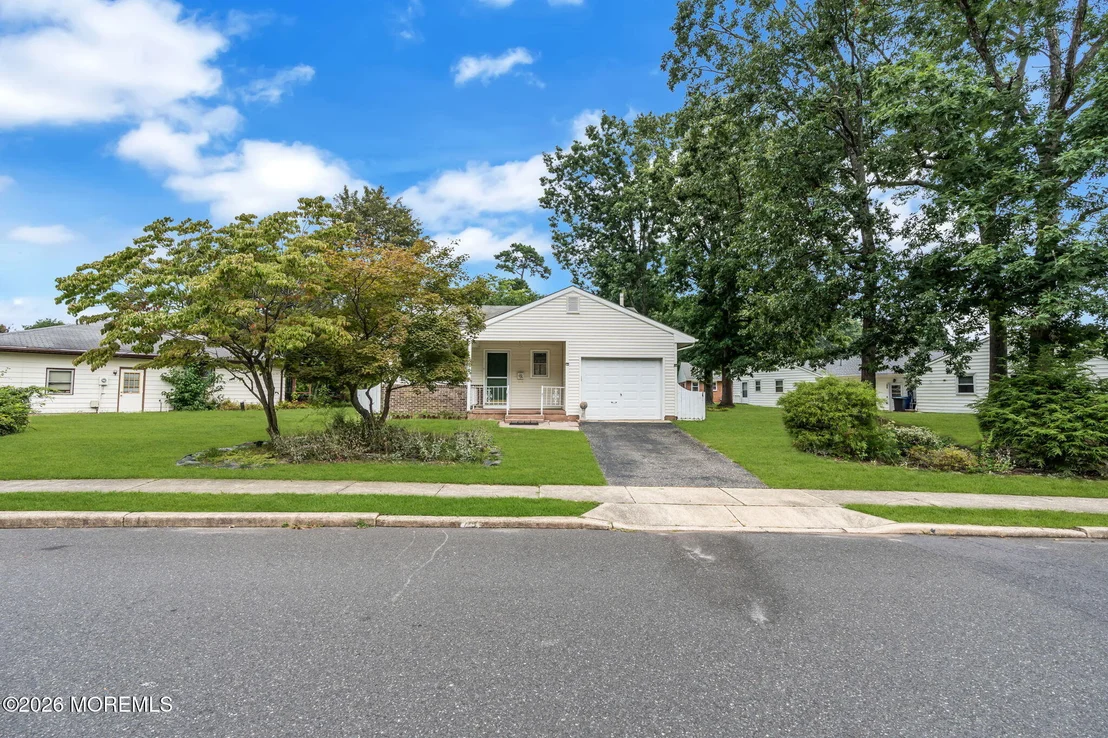 Photo of 75 Columbine Circle