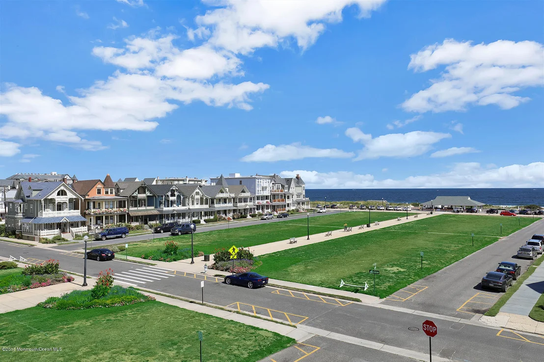 Photo of Unit 3F at 30 Ocean Pathway