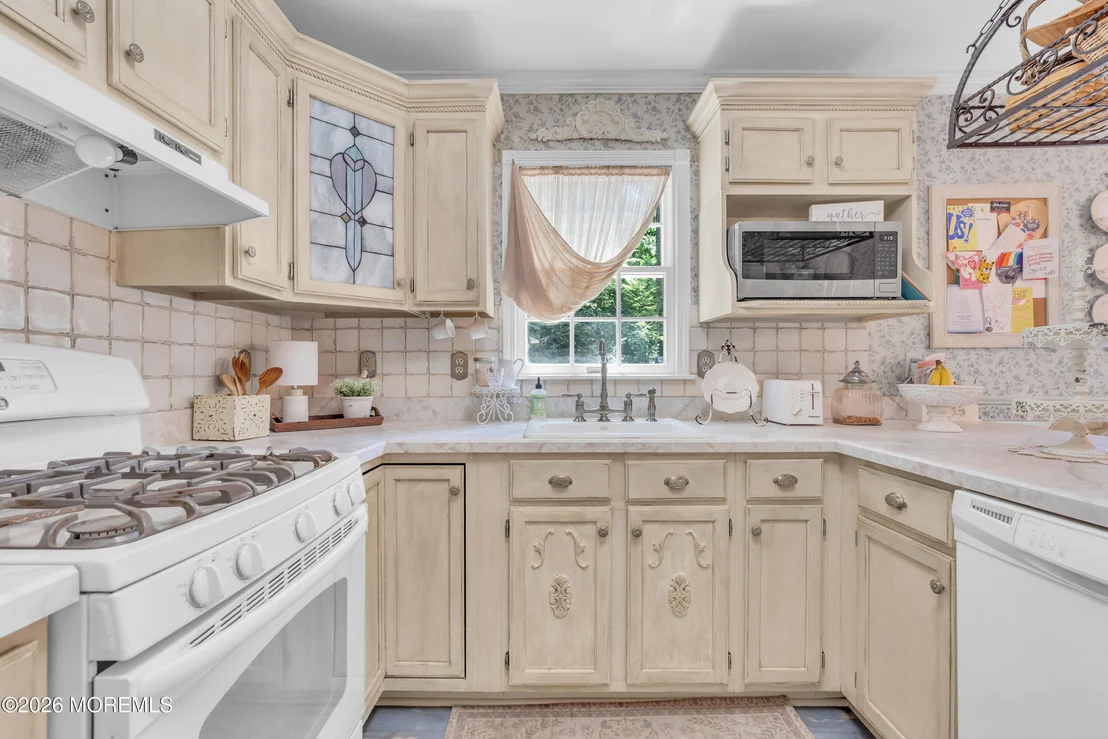 Photo of 901 Roundtree Drive