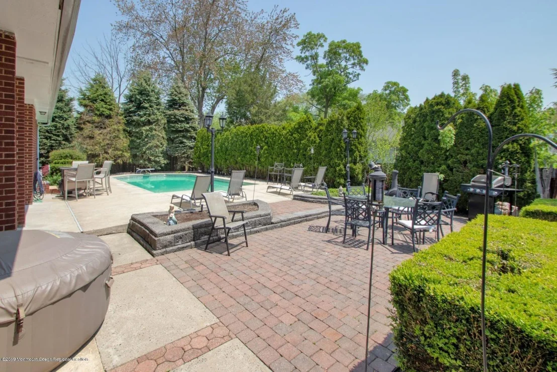 Photo of 1510 Valley Drive