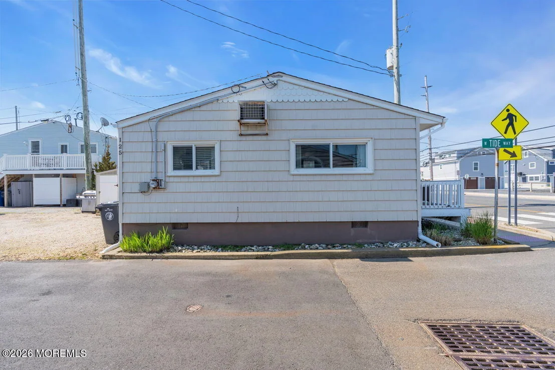 Photo of 125 W Tide Way
