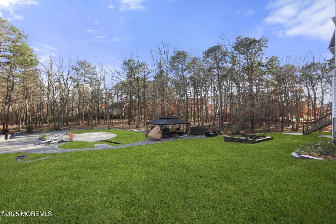 Photo of 2 Woods Edge Drive