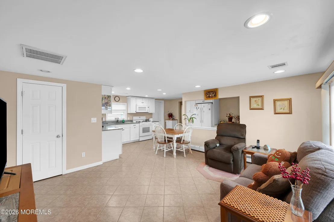 Photo of 202 5th Avenue