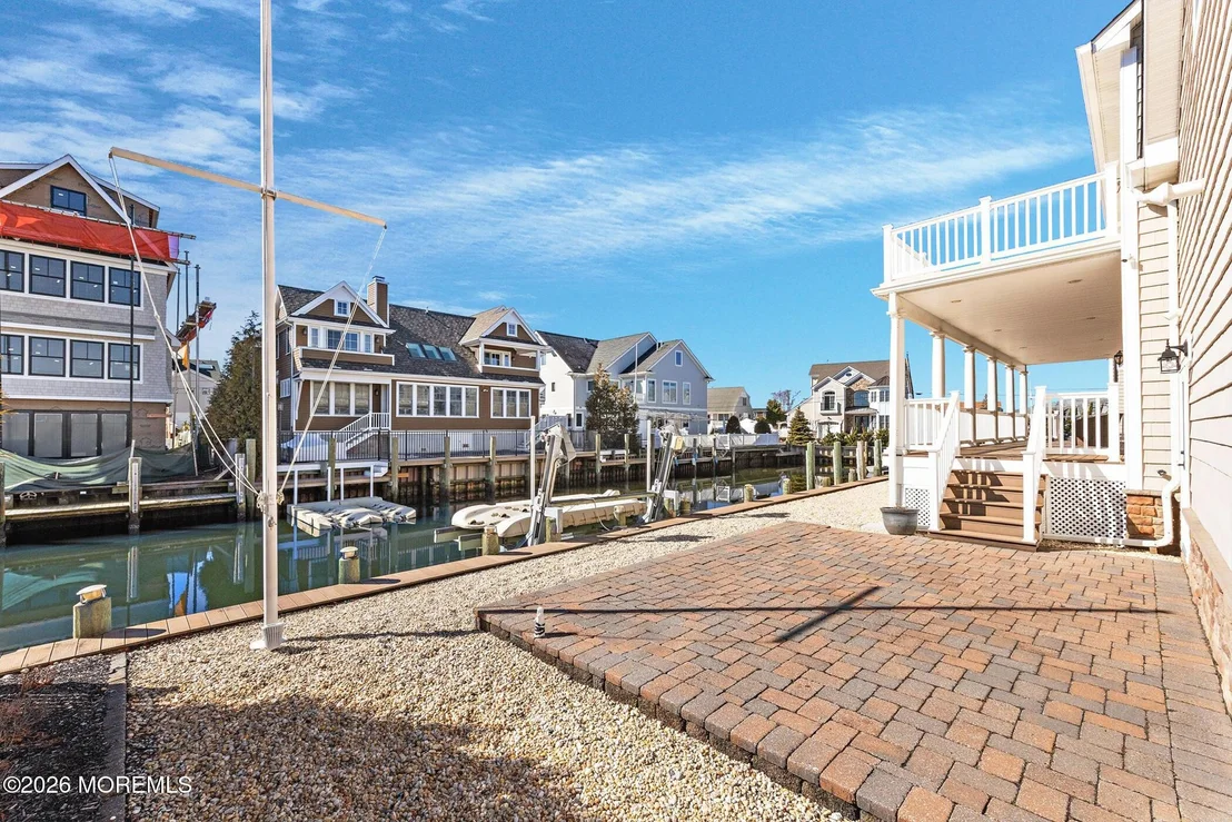 Photo of 305 Sloop Lane