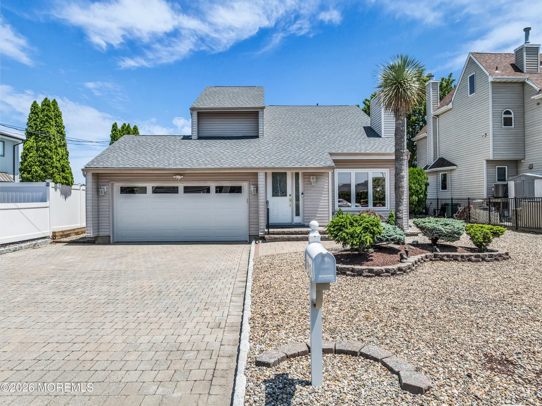 Photo of 157 Royal Drive