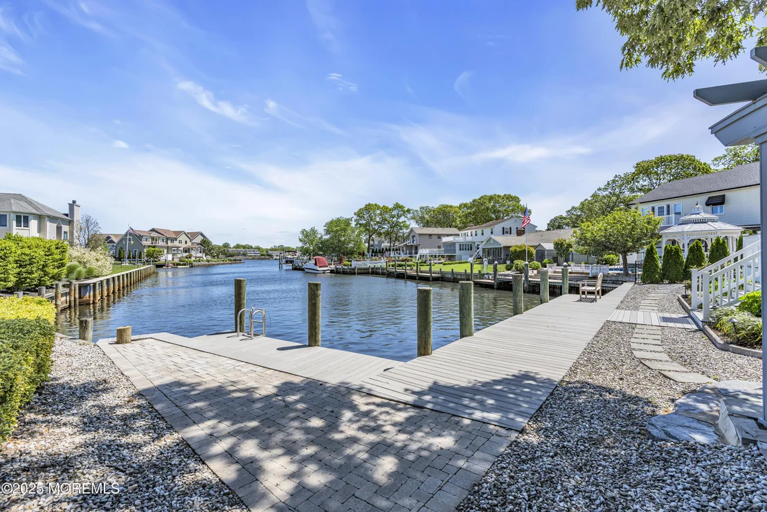 Photo of 560 Midwood Drive