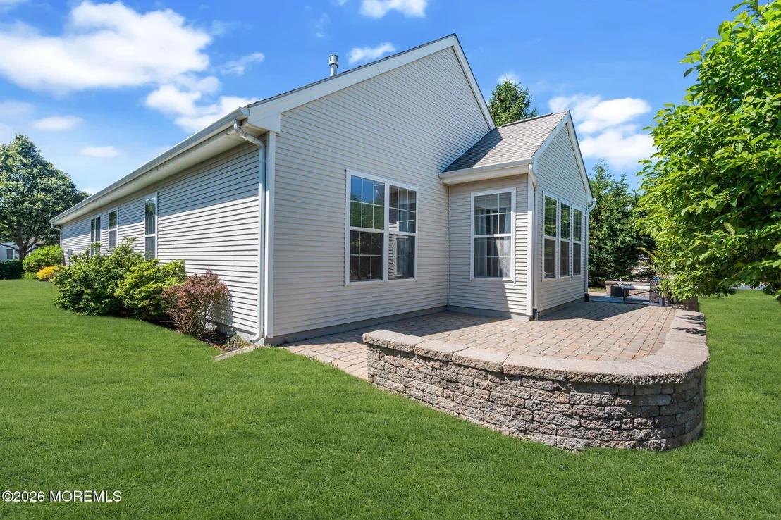 Photo of 83 Huntington Drive