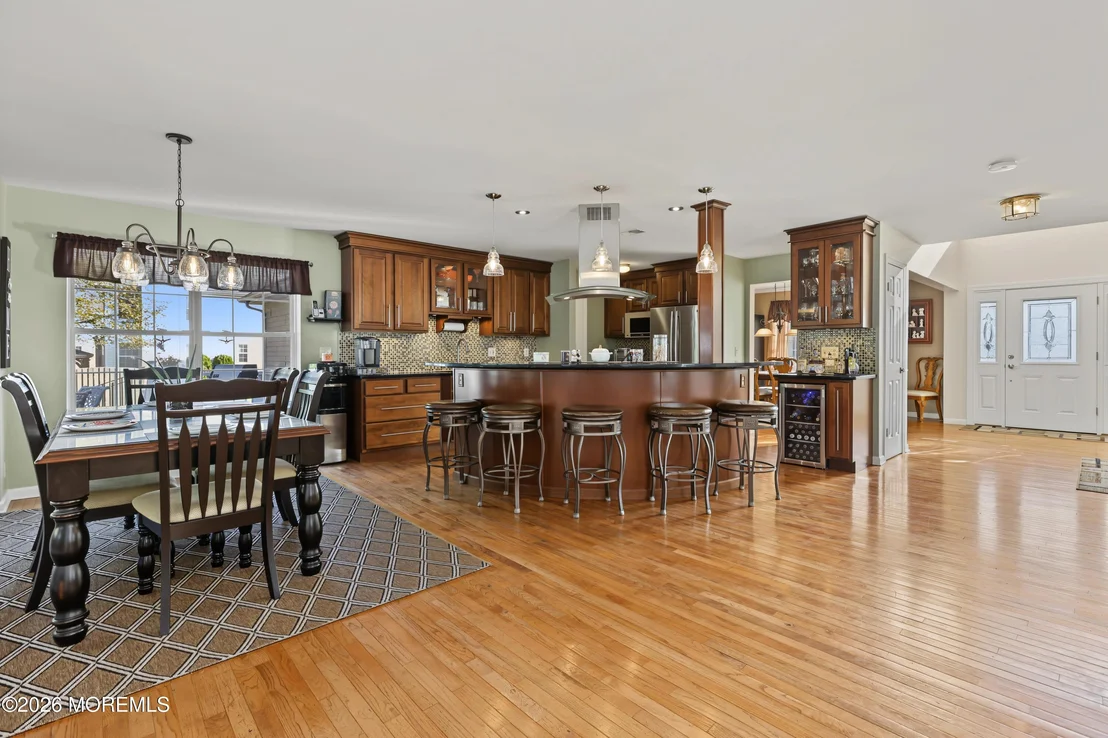Photo of 611 Winterberry Boulevard