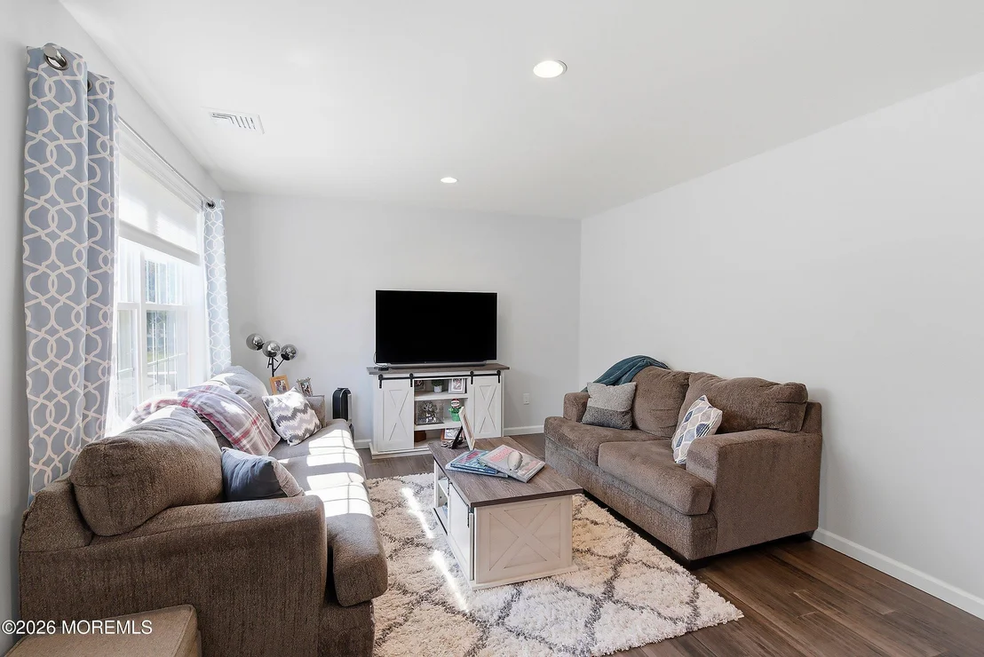 Photo of 1346 Lee Way