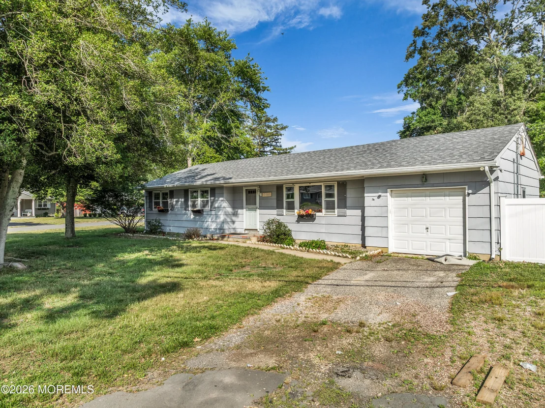 Photo of 399 Constitution Drive
