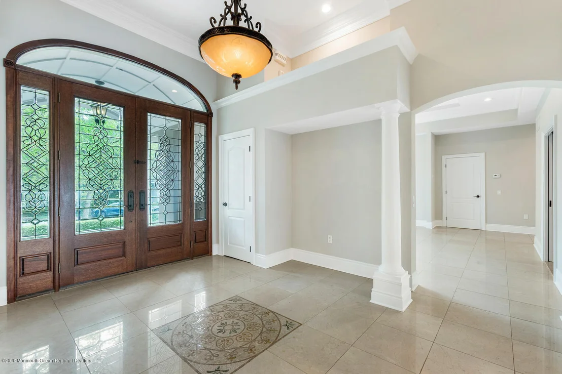 Photo of 9 S Tamarack Drive