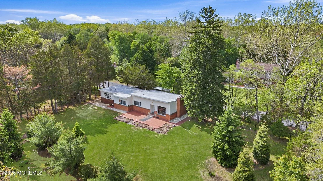 Photo of 563 Reed Road