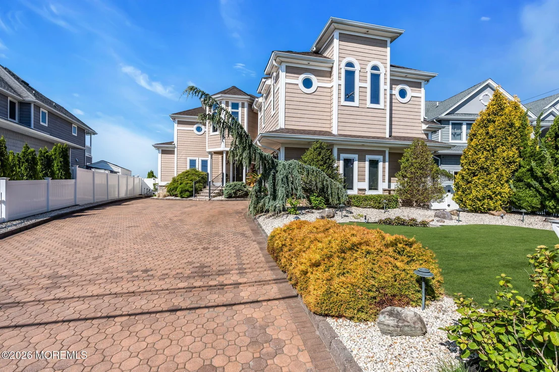 Photo of 531 Bayview Drive