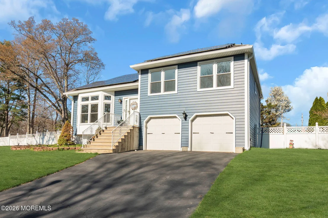 Photo of 522 Woolley Drive