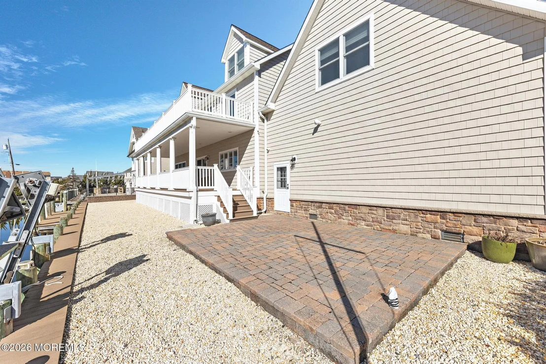 Photo of 305 Sloop Lane
