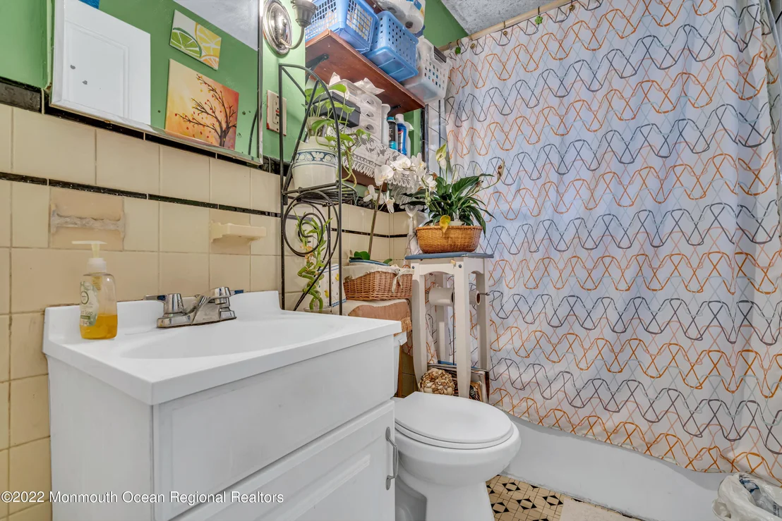 Photo of 68 Maple Avenue