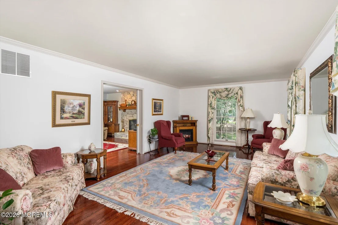 Photo of 4 Pine Tree Drive