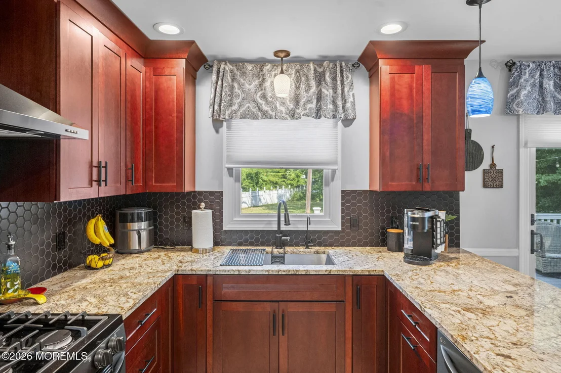 Photo of 213 Lloyd Road
