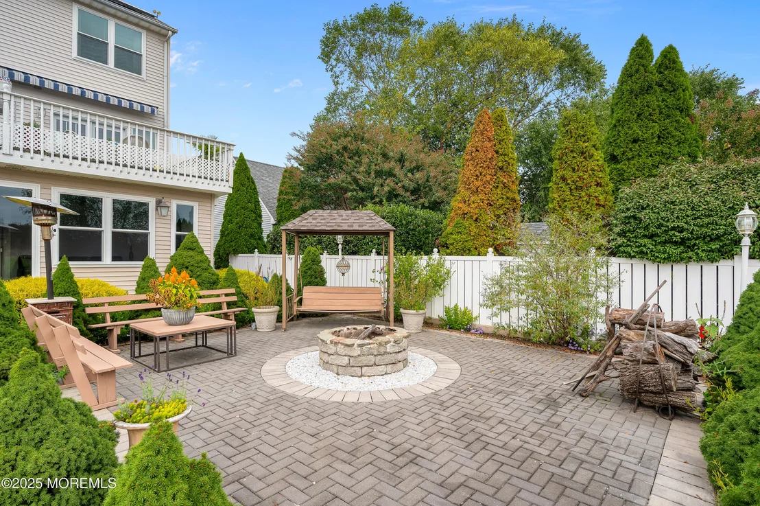 Photo of 741 S River Drive