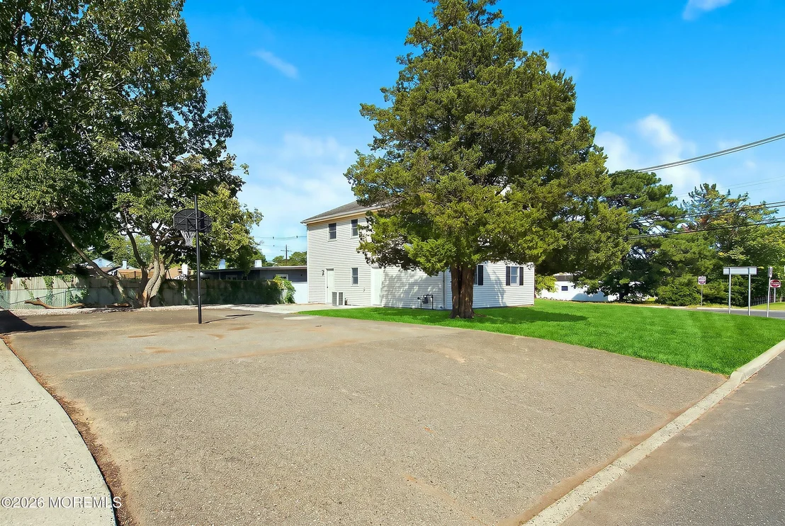 Photo of 296 Lake Shore Drive
