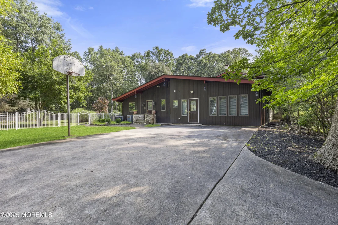 Photo of 780 Green Valley Road