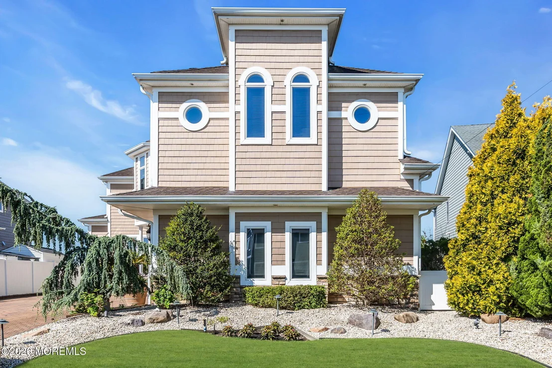 Photo of 531 Bayview Drive