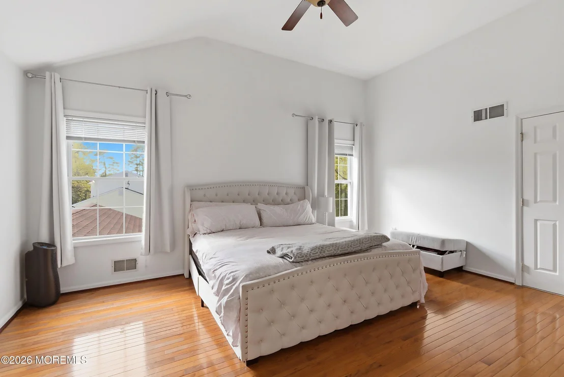 Photo of 406 Burke Road