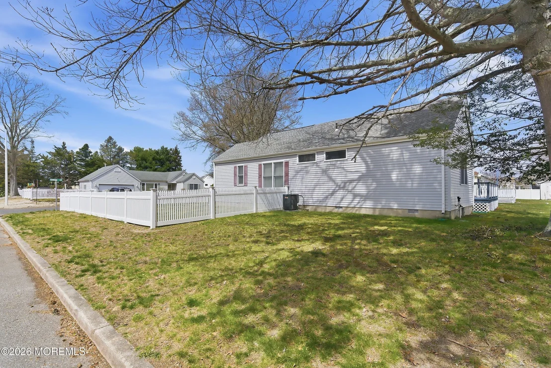 Photo of 101 Foxwood Lane
