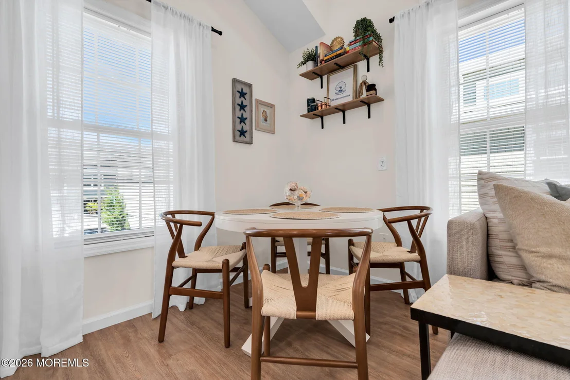 Photo of 115 W Tide Way