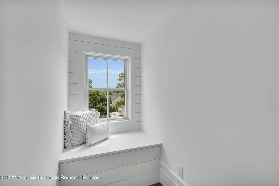 Photo of 376 Orenda Circle