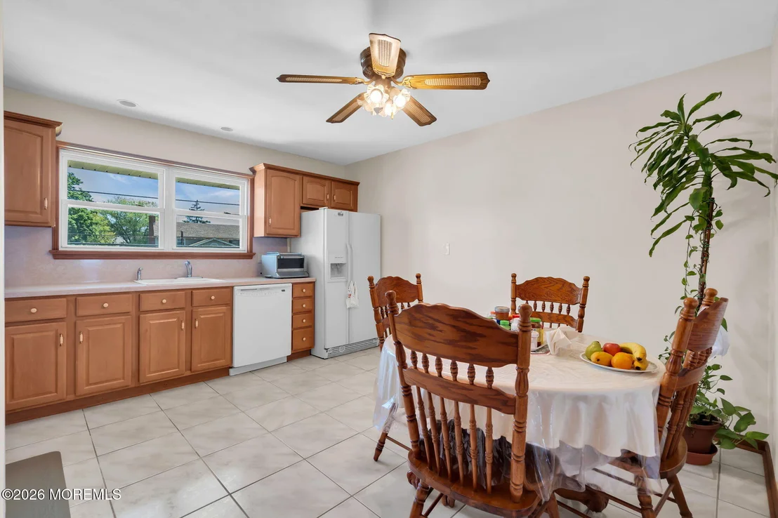 Photo of 52 Cresci Boulevard