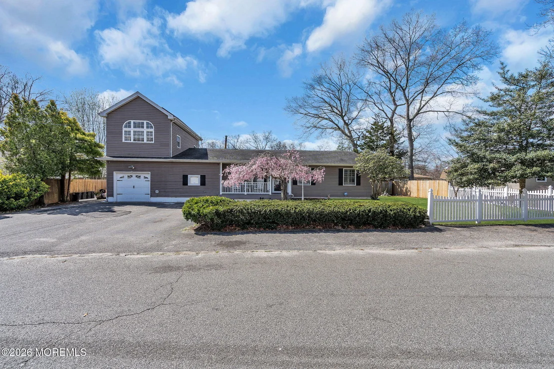 Photo of 363 Constitution Drive