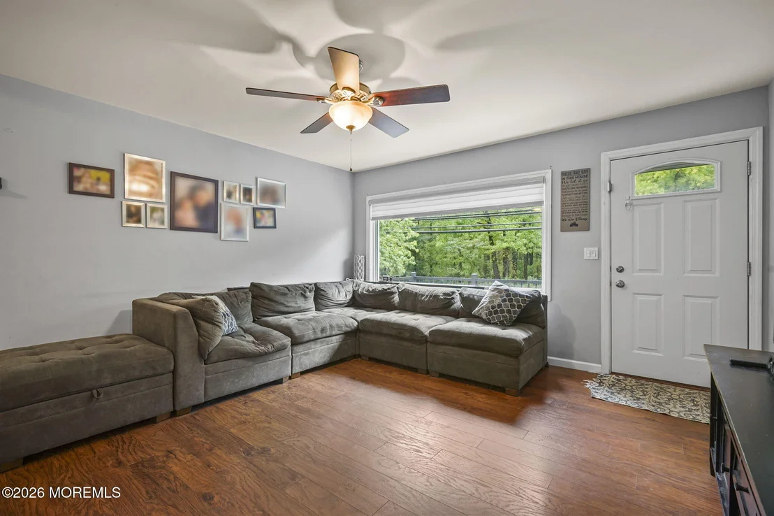 Photo of 335 Middle Road