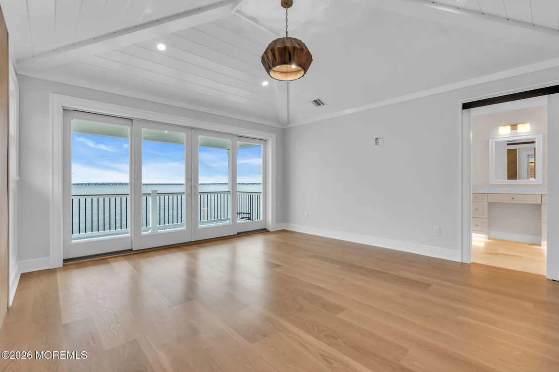 Photo of 151 Pershing Boulevard