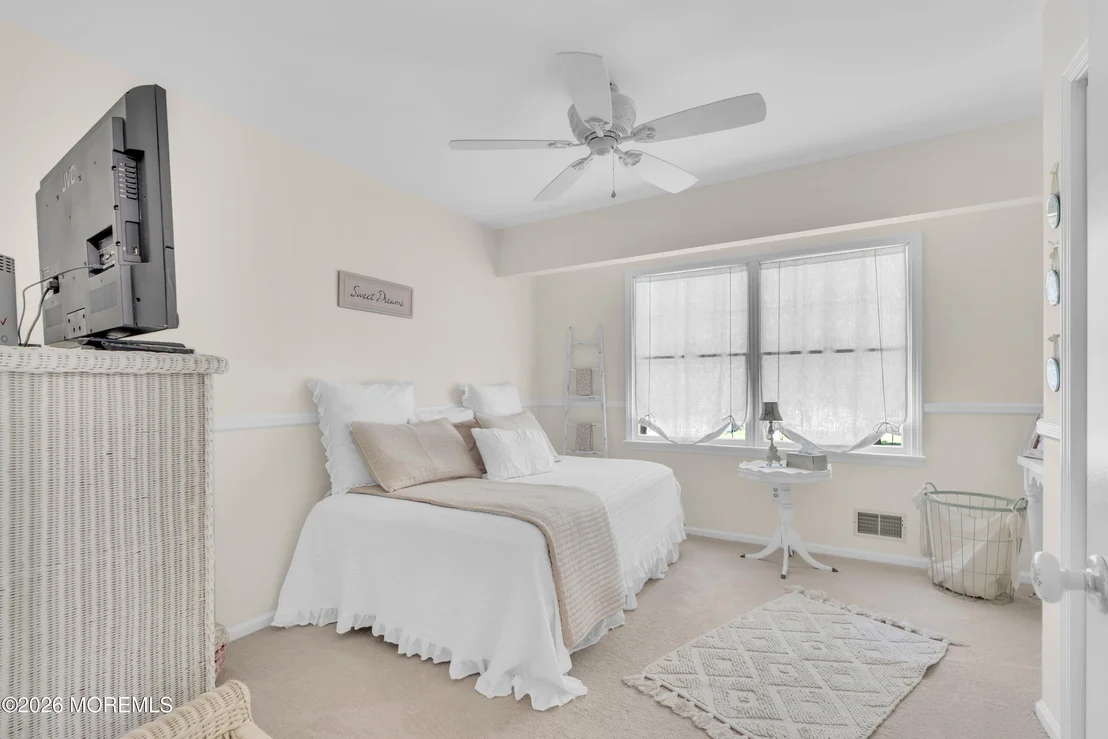 Photo of 901 Roundtree Drive