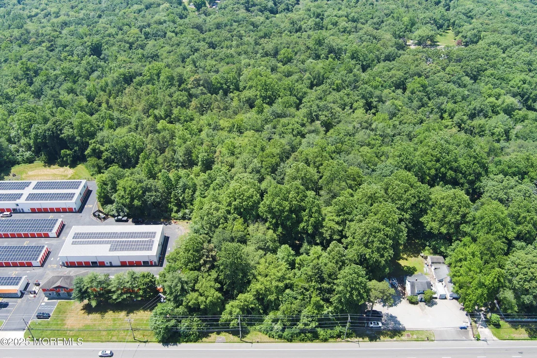 Photo of 185 N County Line Road