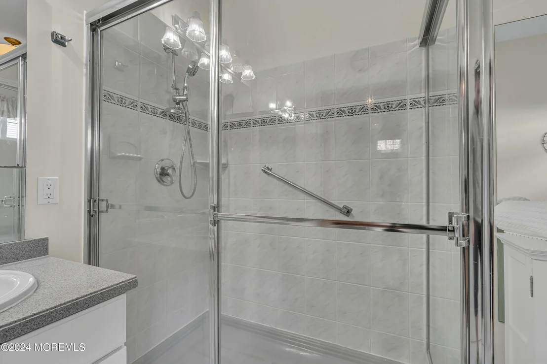 Photo of 2584 Collier Road