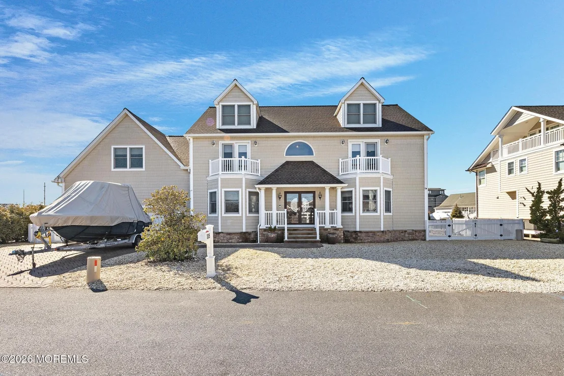 Photo of 305 Sloop Lane