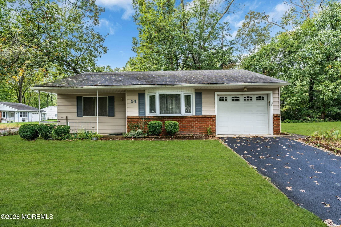 Photo of 14 Iowa Drive