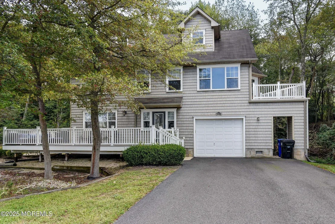 Photo of 7 Cedar Island Drive