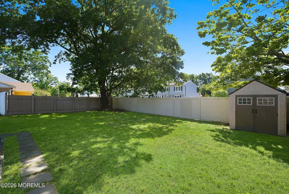 Photo of 1450 Davidson Avenue