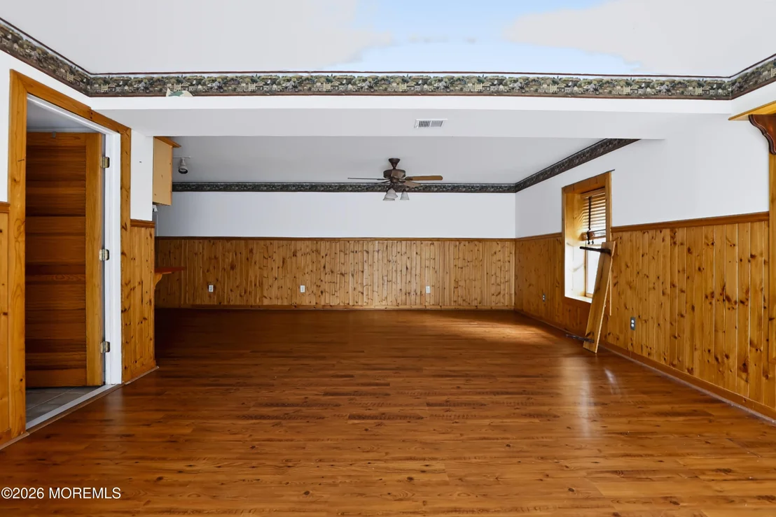 Photo of 2121 Ridgeway Road