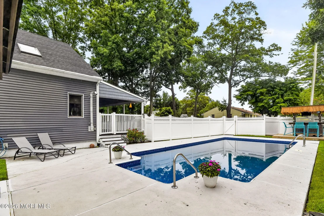 Photo of 210 Robbins Road