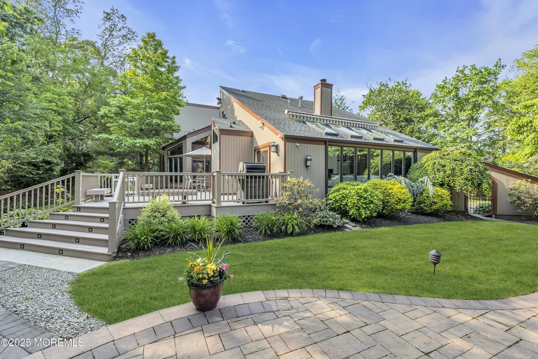 Photo of 635 Winding River Road