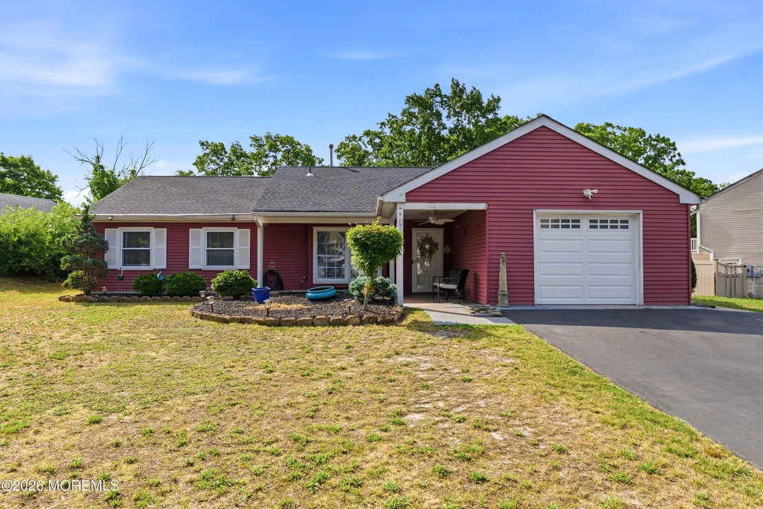 Photo of 28 Aspen Circle