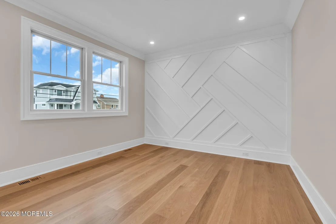 Photo of 151 Pershing Boulevard