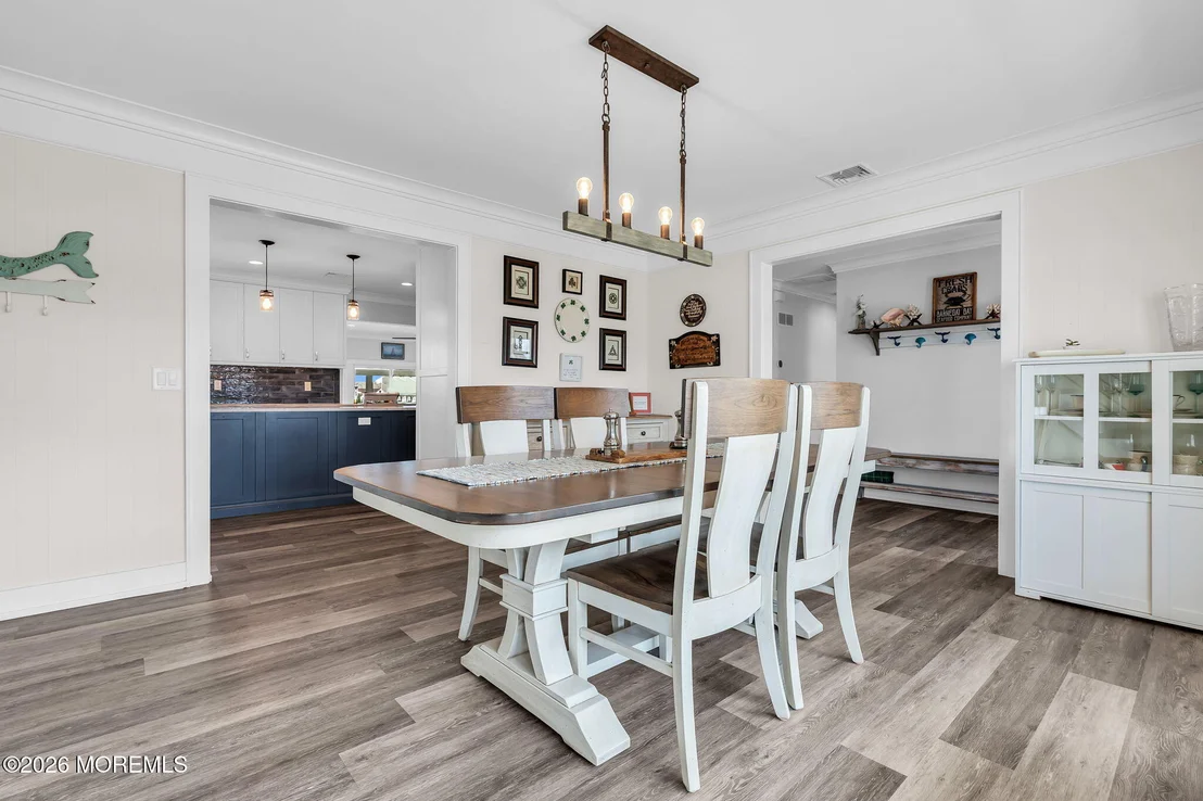 Photo of 237 Bay Shore Drive