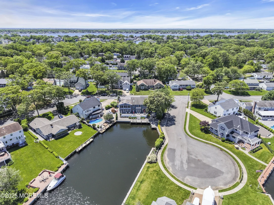 Photo of 560 Midwood Drive