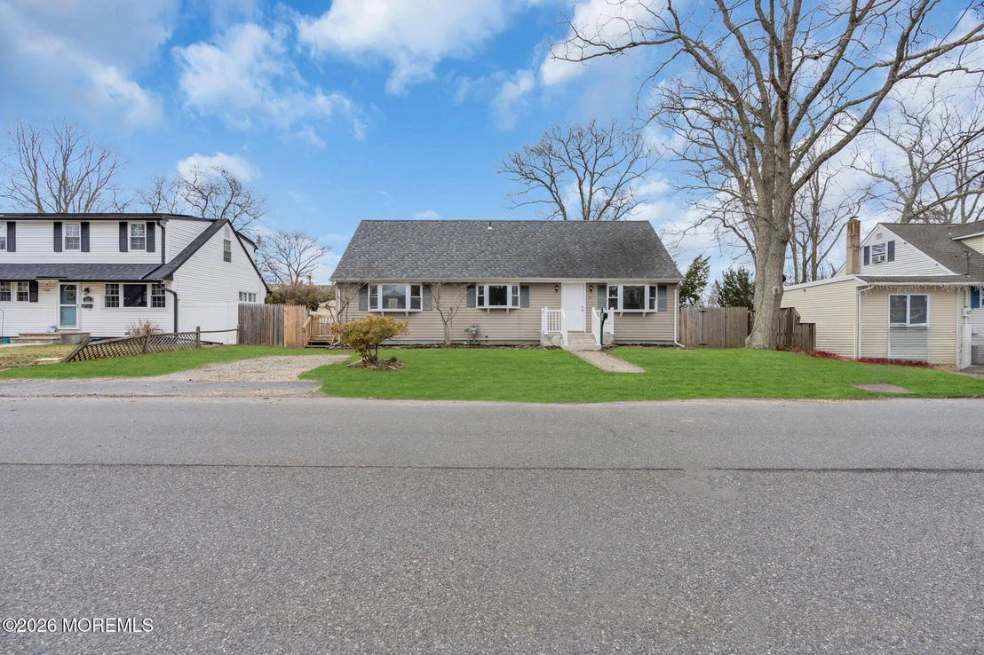 Photo of 121 Harding Drive